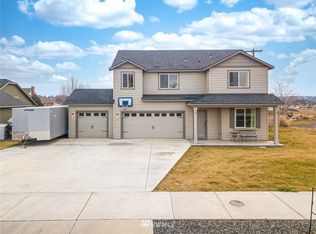 3195 W Peninsula Dr, Moses Lake, WA 98837
