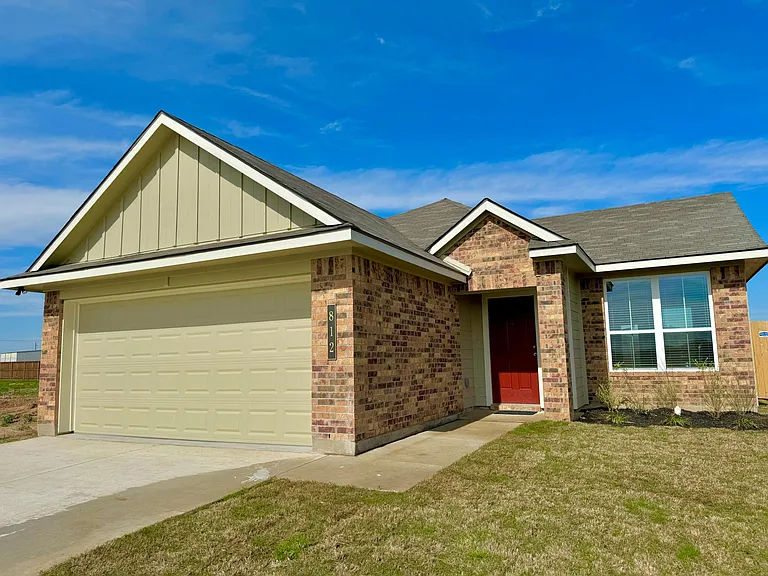 812 N Ranch Rd — Photo 2