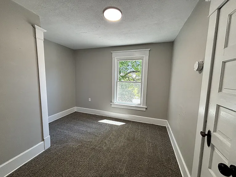 351 1st St SE — Photo 6