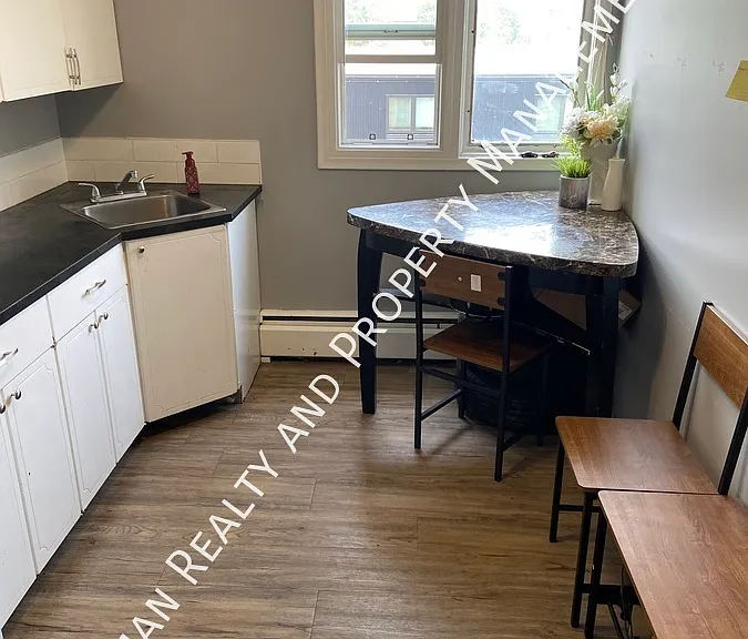 2119 Osler St — Photo 6