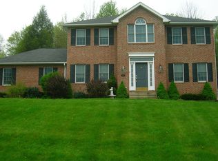 110 Petrilak Ln, Greenfield Township, PA 18407