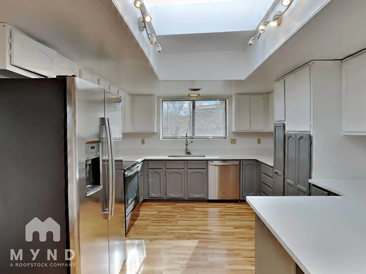 3 bed, 2.0 bath, 1971 sqft, $1,775 — Photo 4