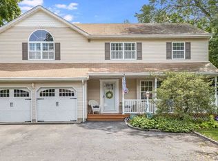 75 Maple Ave, Bethpage, NY 11714