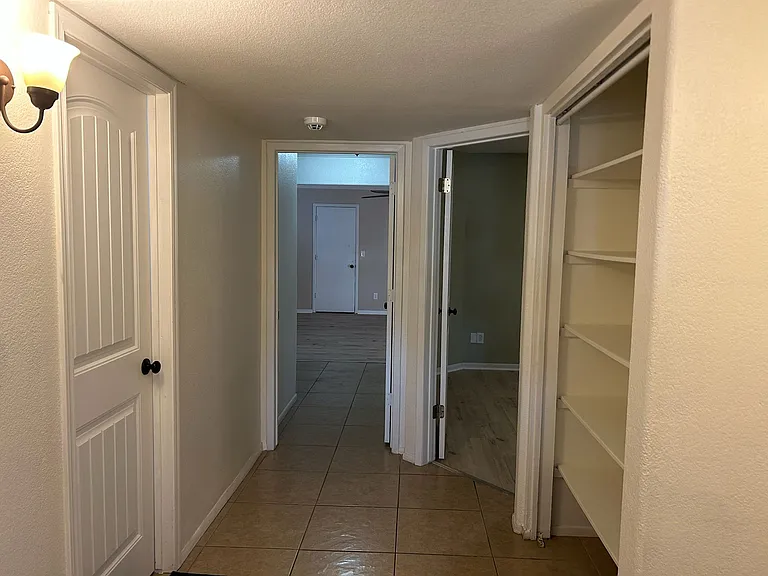 2933 W Muriel Dr — Photo 22