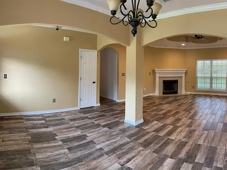 Hunters Glen Dr — Photo 5