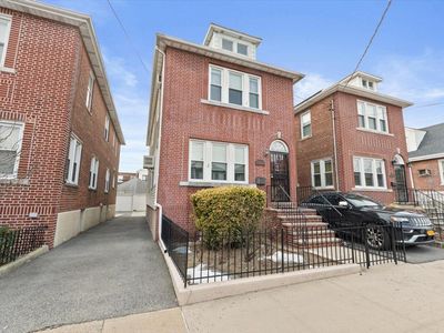 1717 Colden Avenue, Bronx, NY, 10462