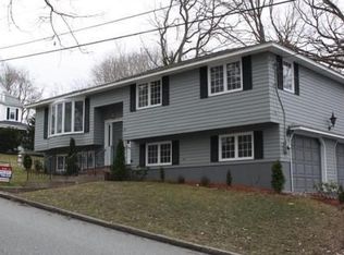 81 Laurel St, Lowell, MA 01852