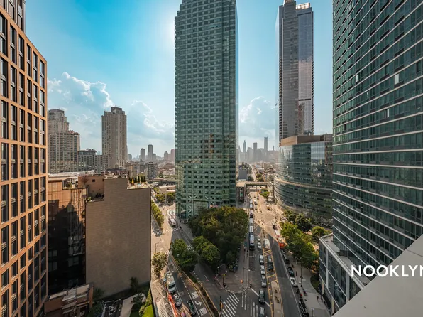 26-04 Jackson Avenue image 37 of 42