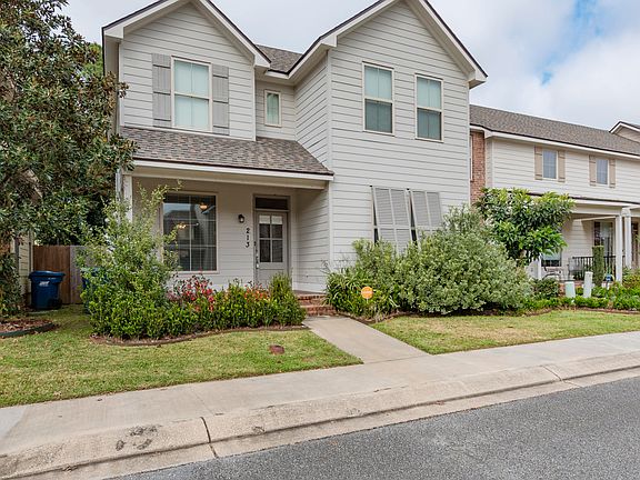 3rd image of 213 Harbor Bend Blvd