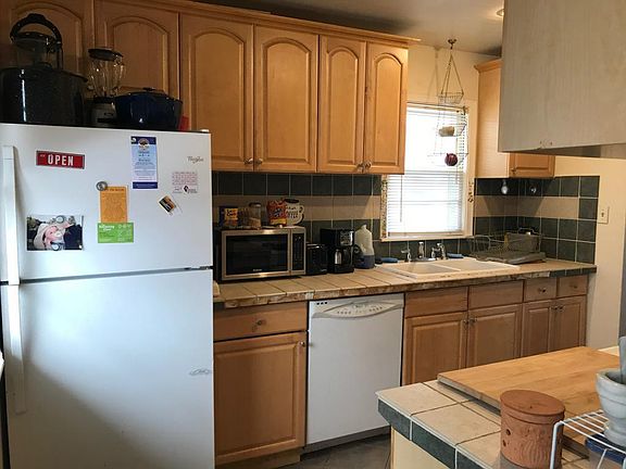 2nd image of 185 Butler Ave E