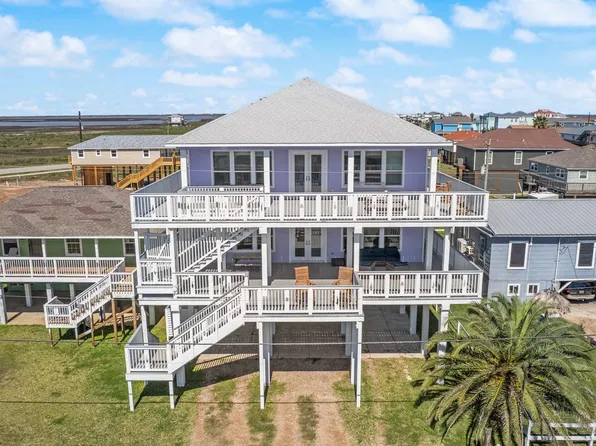 310 Coral Ct, Surfside Beach, TX 77541