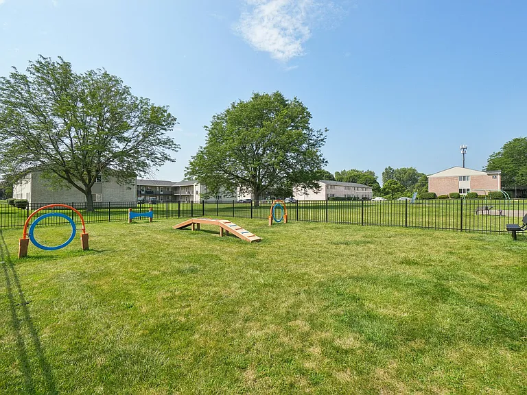 Stoneybrooke Apartments — Photo 13