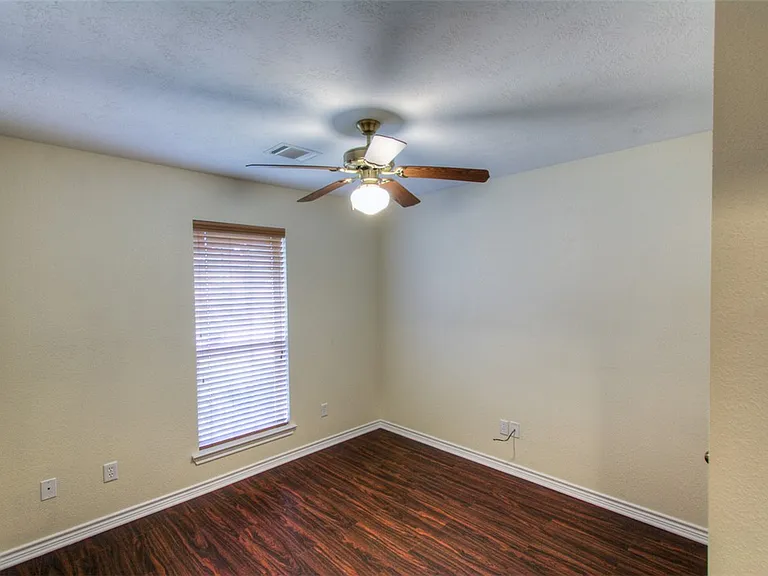 1508 Bluefield Ct — Photo 13