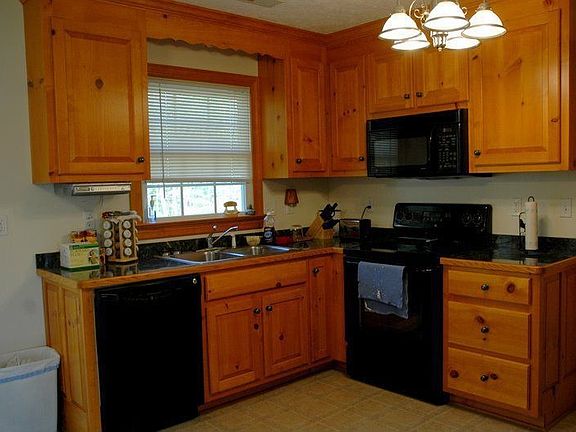 Eat-In Kitchen with French Doors to Deck