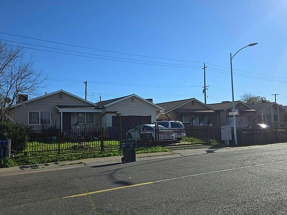 3rd image of 3900 Santa Fe Way