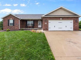 424 Cedar Meadows Dr, Jackson, MO 63755