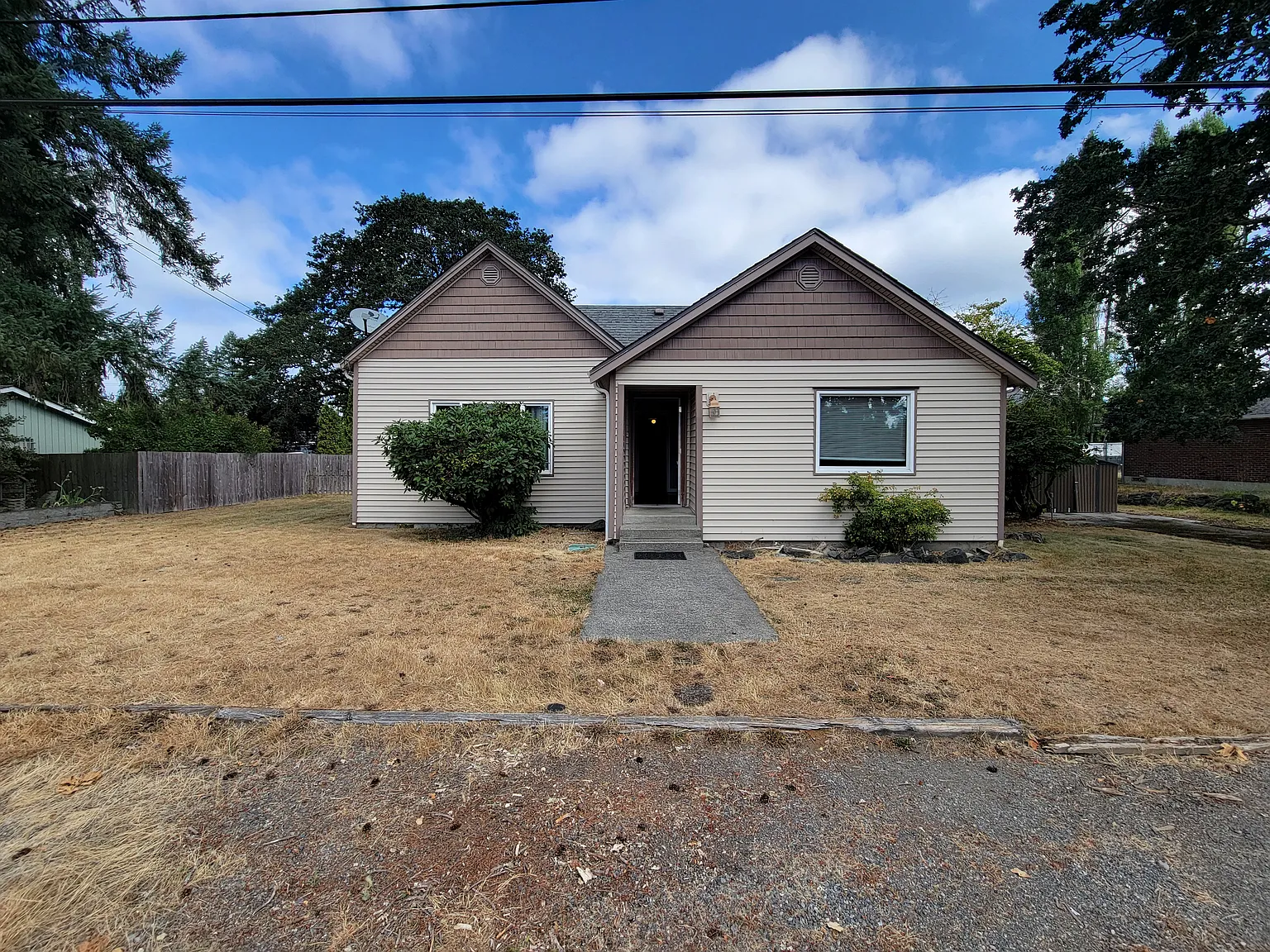 4 bed, 1.5 bath, 1647 sqft, $2,495 — Photo 1