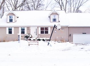 3233 Chenoa St, Commerce Township, MI 48382