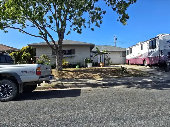 1425 Claremont Pl, Santa Maria, CA 93458