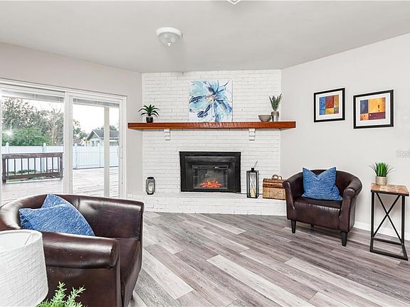 4th image of 1002 Kay Jean Dr