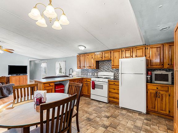 4th image of 197 New Hillcrest Drive