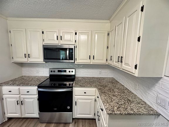 4th image of 401 Janice St