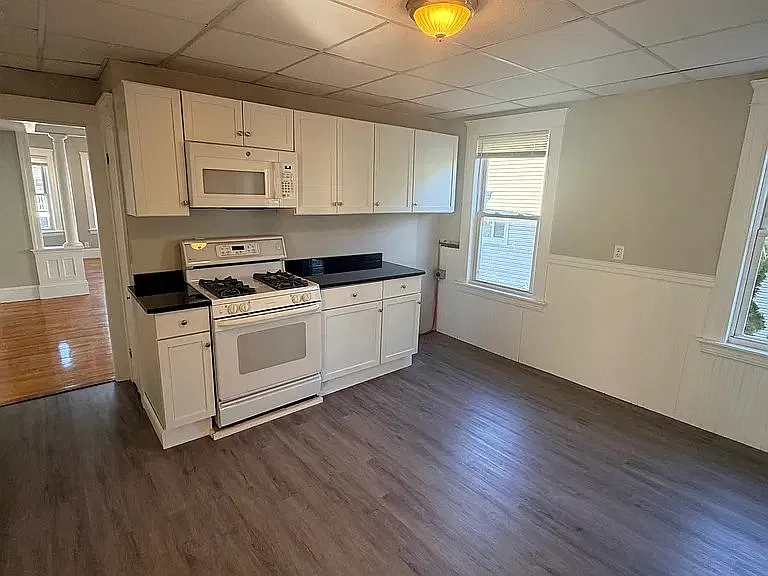21 Sterling St #1
