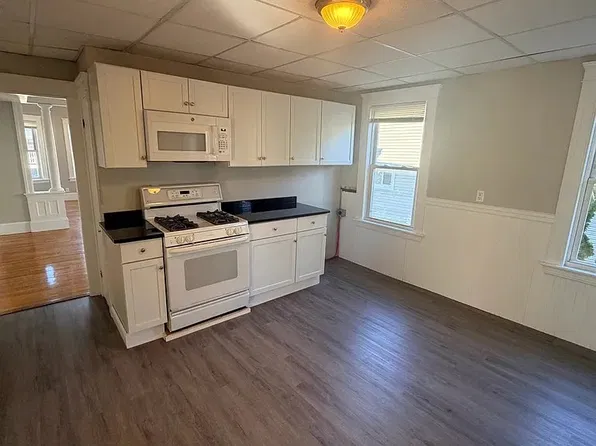 21 Sterling St, Worcester, MA