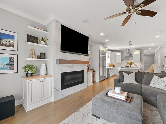 2nd image of 1631 W Pierce Ave #2