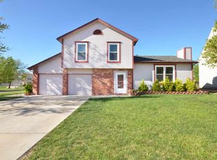317 N Oakwood Ct, Andover, KS 67002