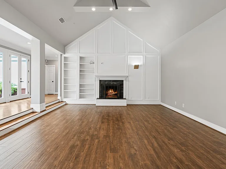 230 Lakeside Blvd — Photo 20