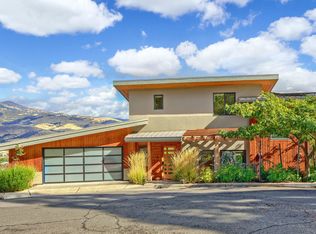 350 Fernwood Dr, Ashland, OR 97520