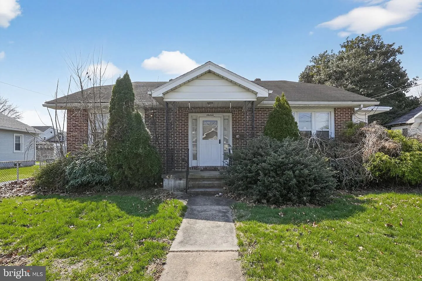 16 Winston Ave photo 1
