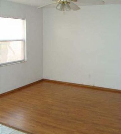 4th image of 1501 N Saturn Ave