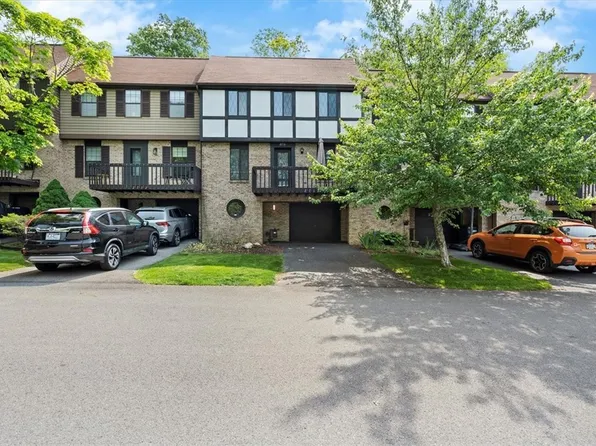 2716 Bingham Dr, Pittsburgh, PA 15241