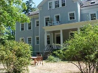 2213-B Victorian Ln NE, Bainbridge Island, WA 98110