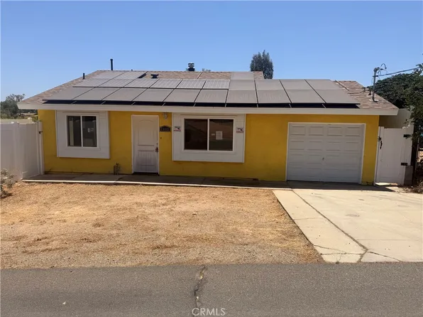 23561 Clara Pl, Canyon Lake, CA 92587