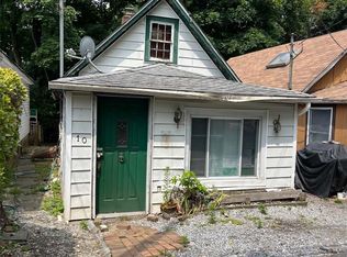 10 Morgan Pl, Port Washington, NY 11050