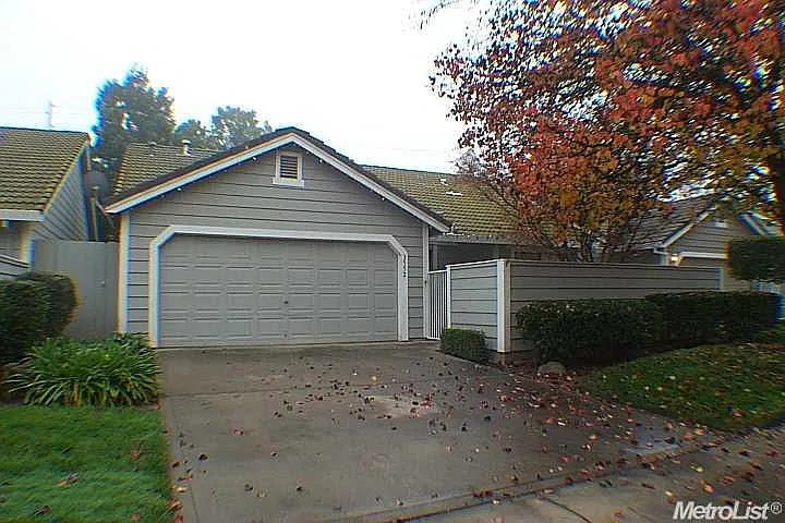 3552 Veneman Ave N photo 1