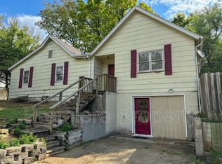 401 E Brasfield St, Smithville, MO 64089