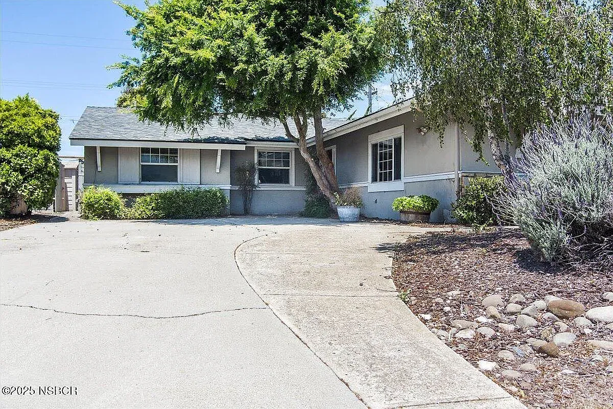 4 bed, 1866 sqft, $4,000 — Photo 1