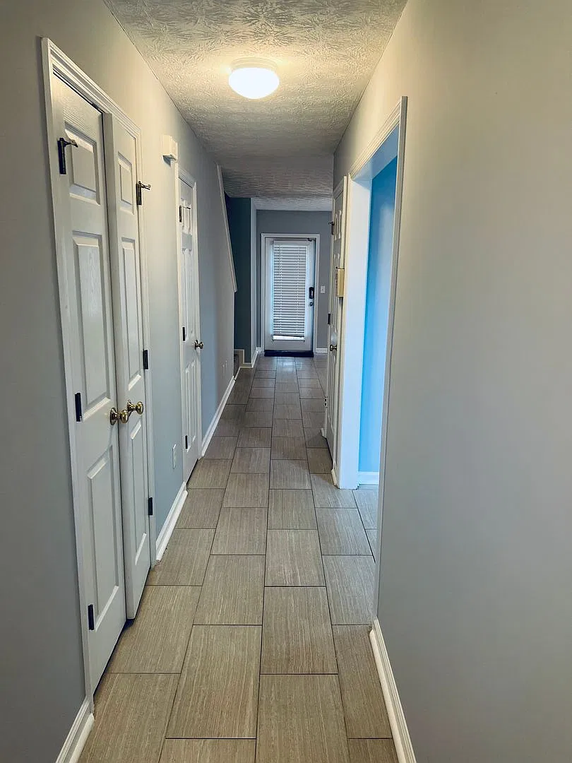 Donahue Crossing Condos, Unit 403 — Photo 2
