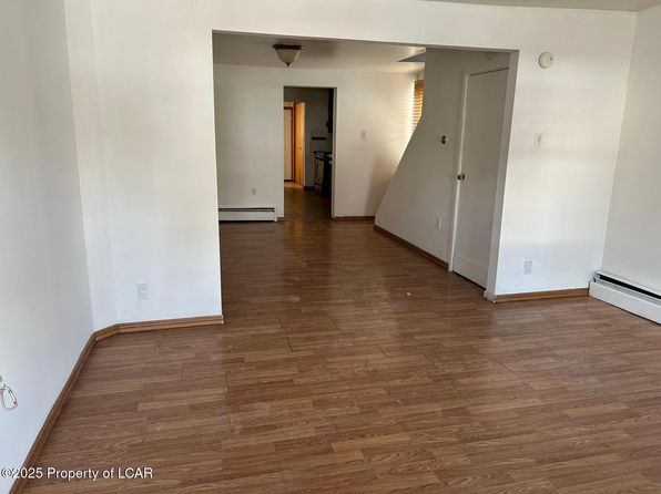 62 Berwick St, Beaver Meadows, PA 18216