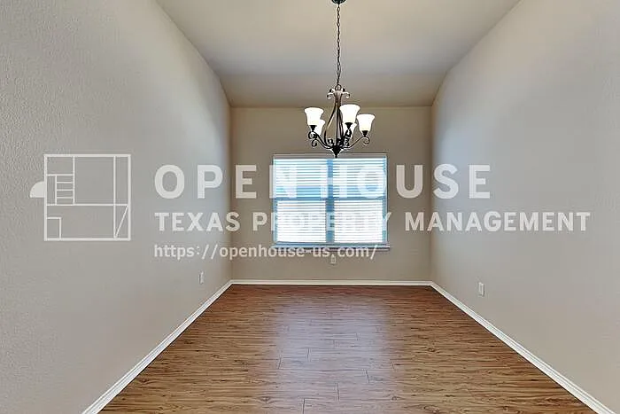5561 Spring Ridge Dr — Photo 7