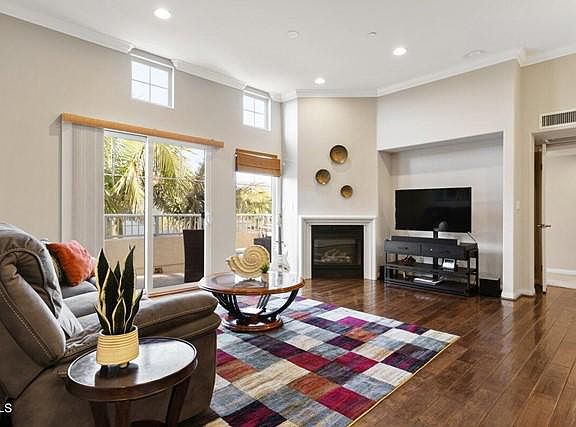 3rd image of 4292 Tradewinds Dr #313