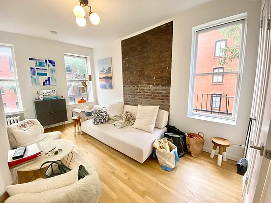 Rented by J PRESTON AND ASSOCIATES INC | media 30