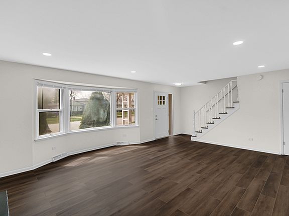 5th image of 17525 Maple Ave