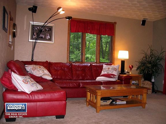 4th image of 1590 Park Dr