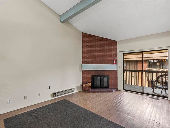 2nd image of 2922 Holly Avenue #204