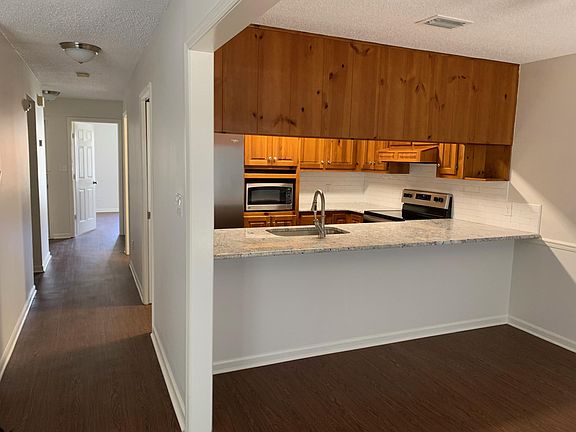 5th image of 2213 Fairfield Pl